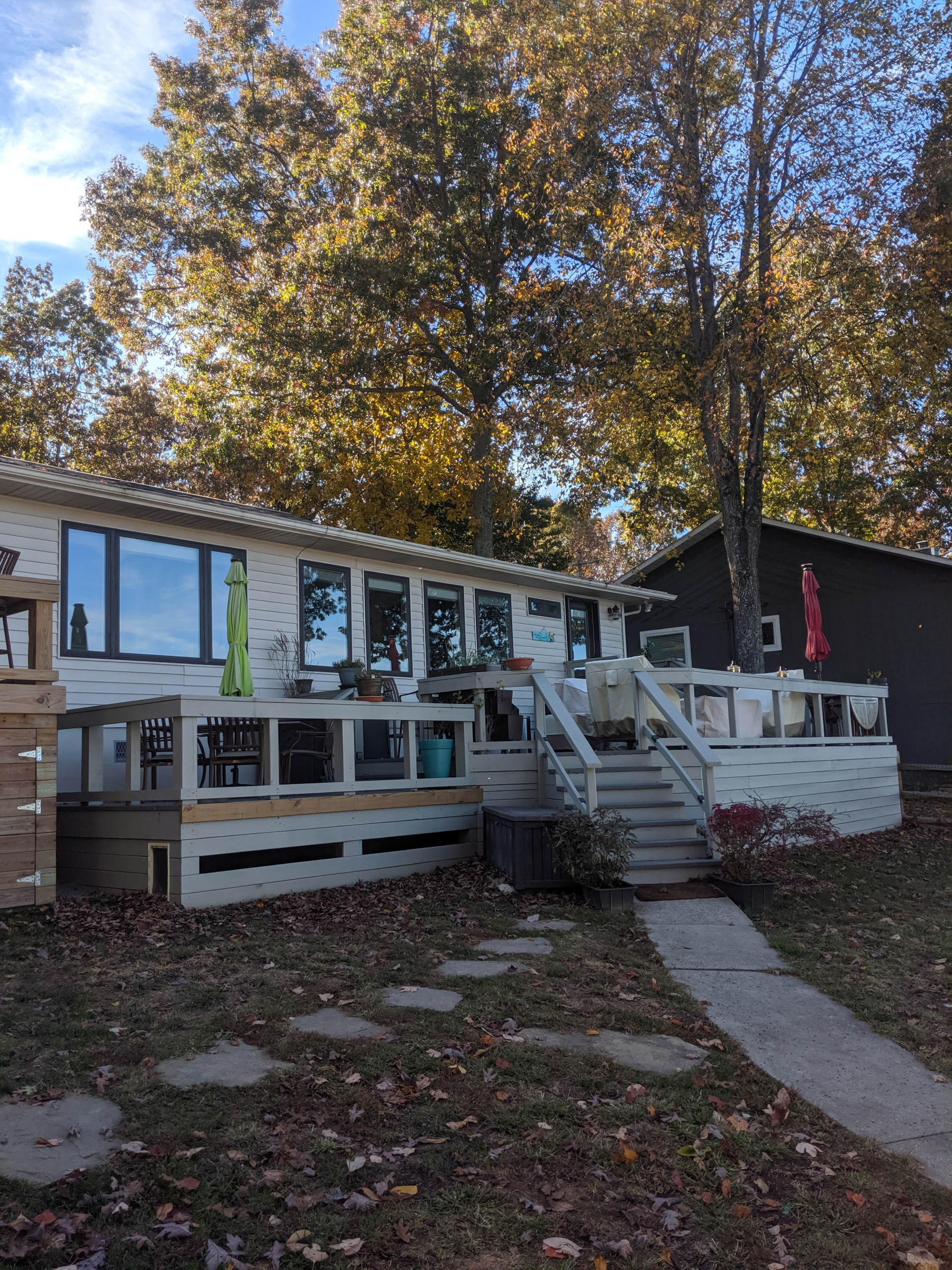 169 Dovenshire - Screen Room