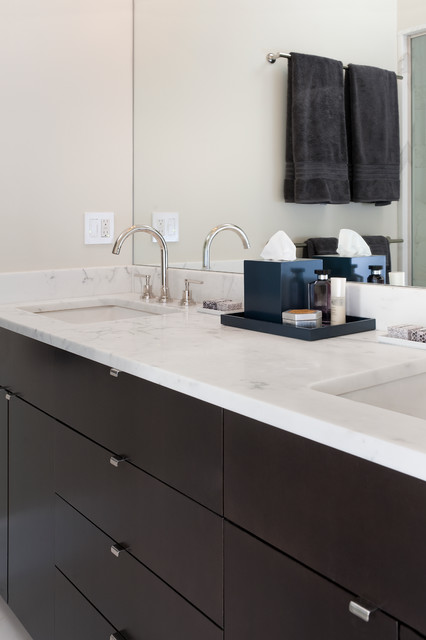 Back Bay Project modern-badezimmer