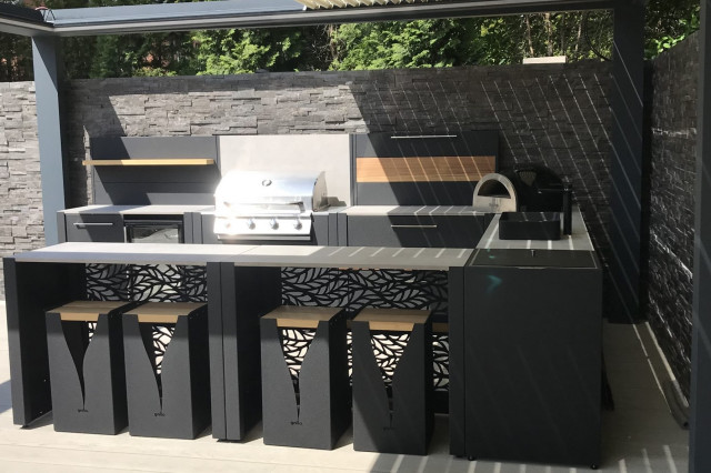 Outdoor kitchen in Hale, Altrincham courtyard