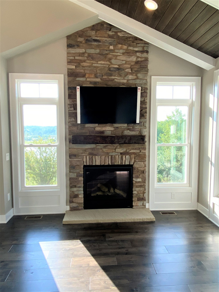 Transitional home design photo in Cleveland