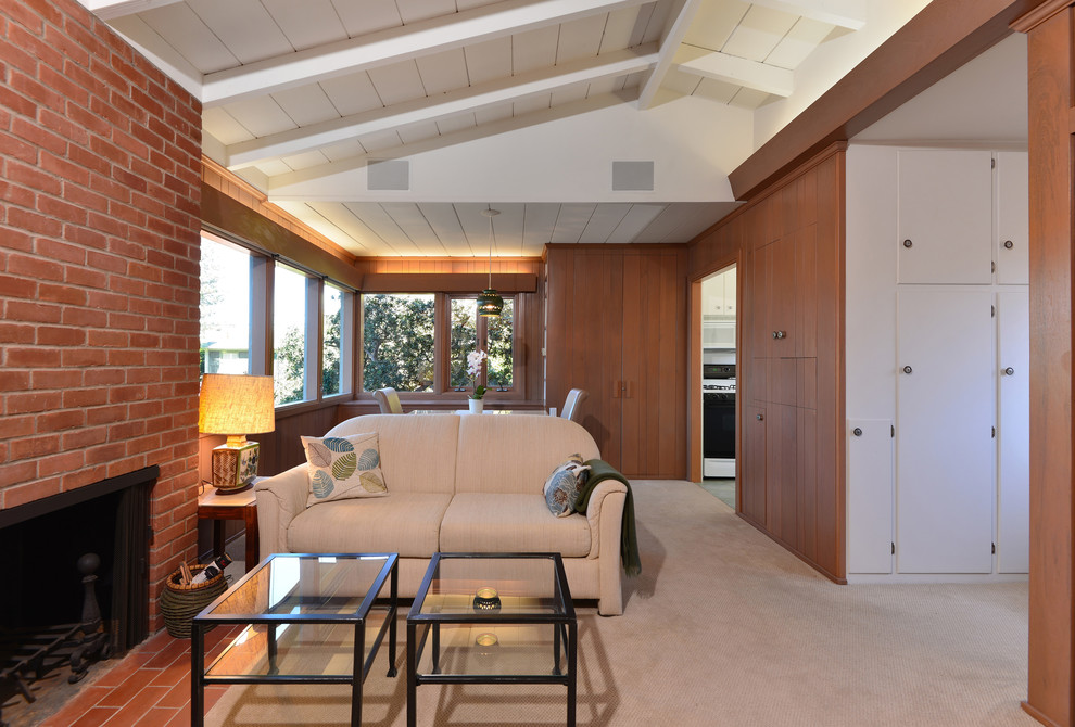 Design ideas for a midcentury family room in San Diego.