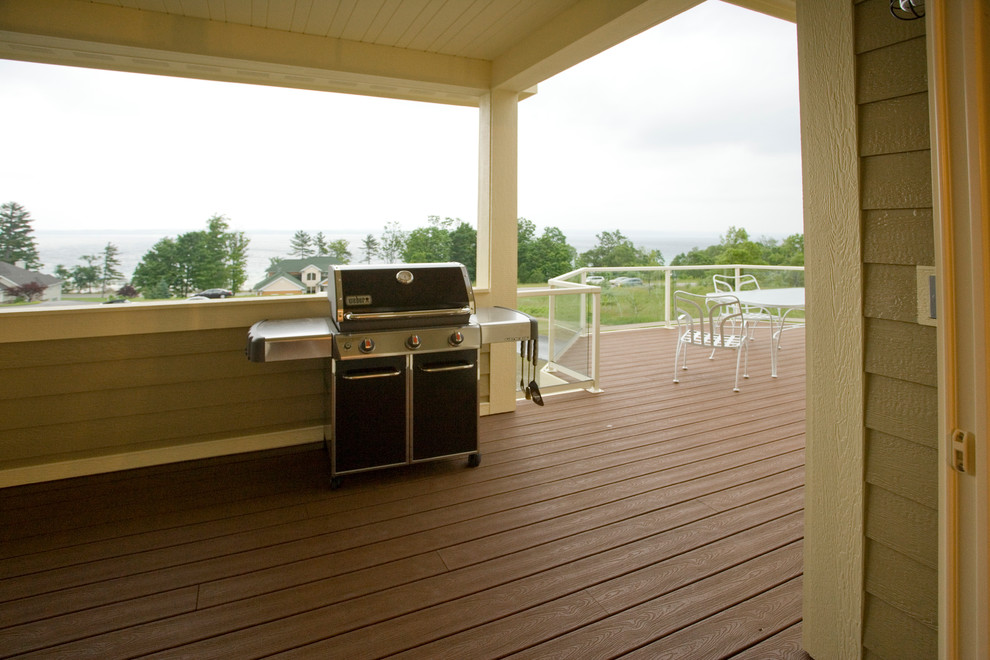 Inspiration for a traditional deck in Grand Rapids.