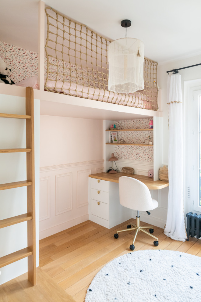 Design ideas for a scandinavian kids' bedroom in Paris.