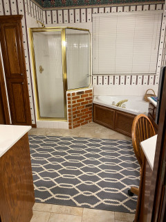 Before and After: 3 Bathrooms Lighten Up and Lose the Tub (9 photos)