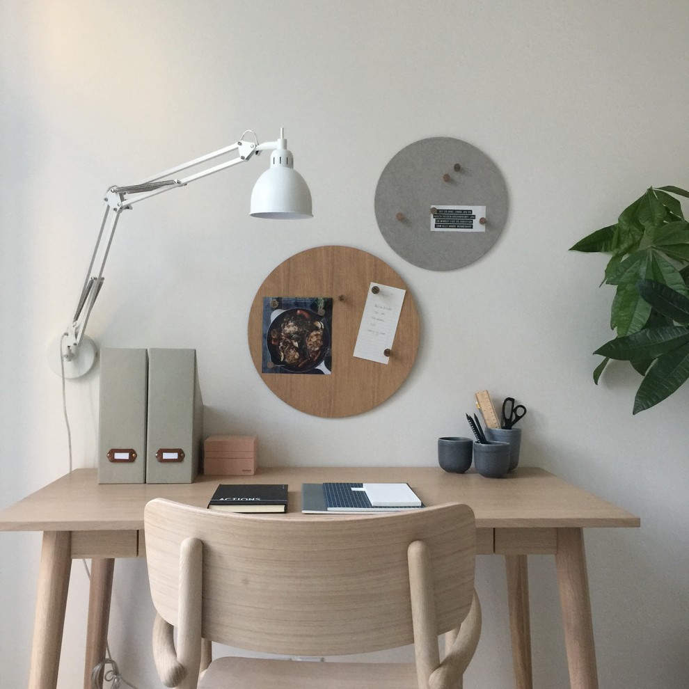 Design ideas for a scandinavian home office in Copenhagen.