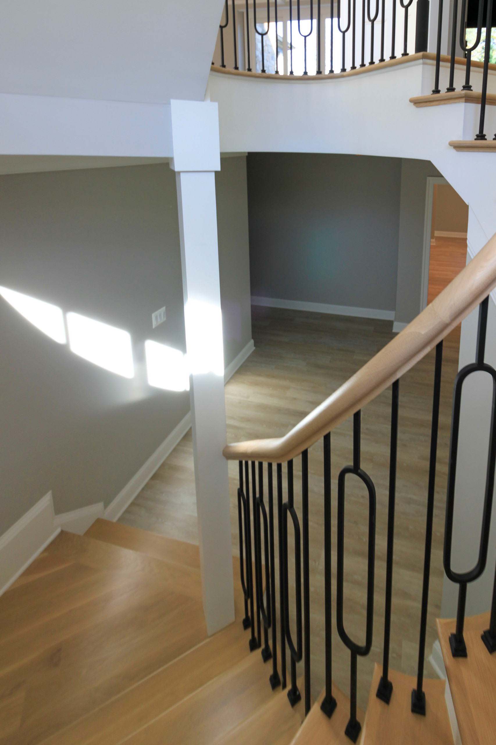 95_Remarkable and elegant floating elliptical staircase, McLean, VA 22101
