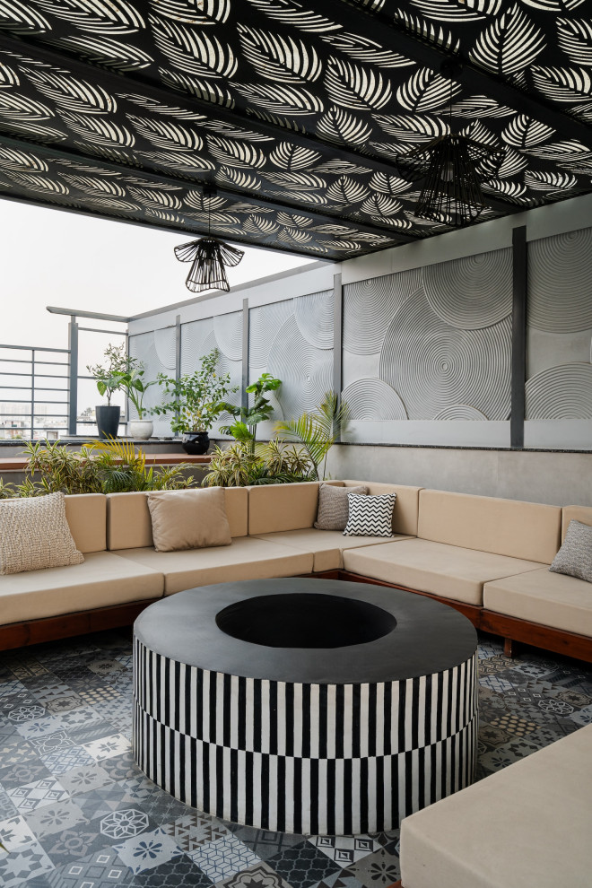 Photo of a contemporary terrace & balcony in Delhi.
