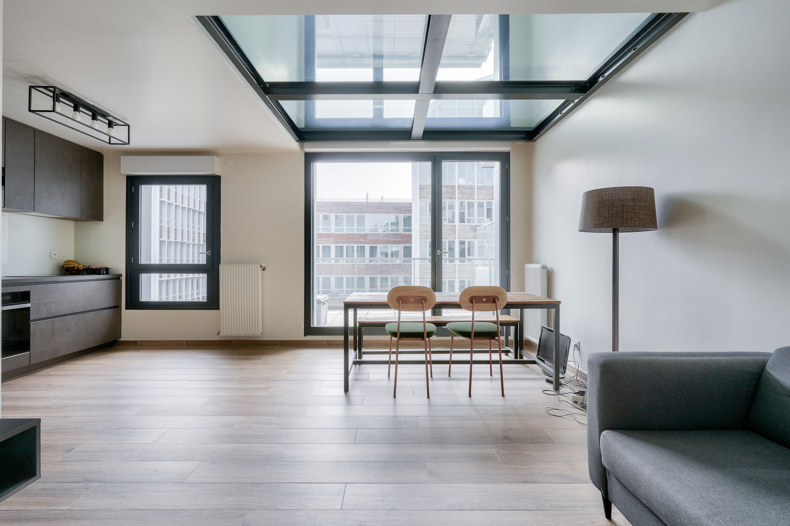 Création d'une mezzanine vitrée
