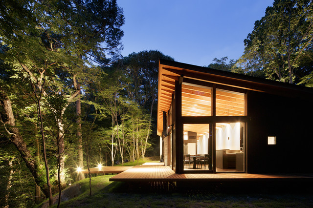 U山荘 moderno-facciata