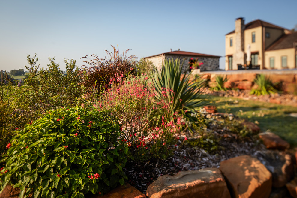 Design ideas for a rustic landscaping in Houston.