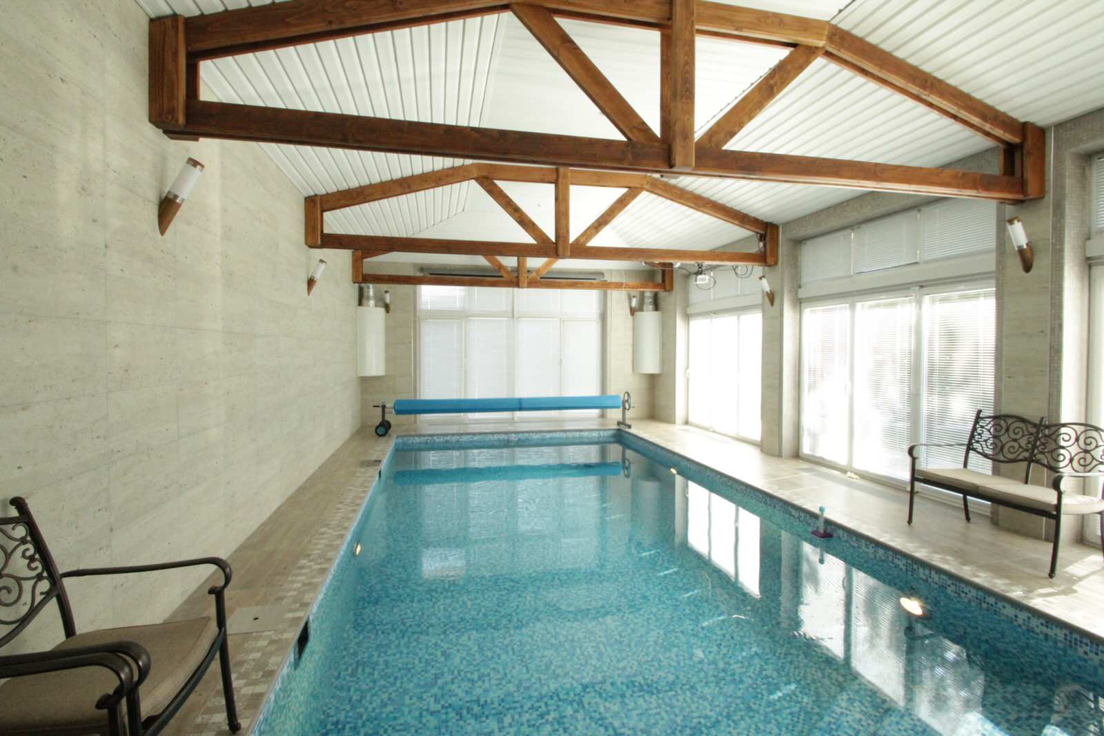 Бассейн 8х4х1.2-1.7 в банном комплексе