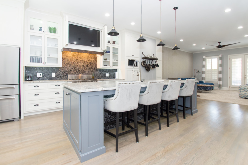 Kitchen - transitional kitchen idea in Atlanta
