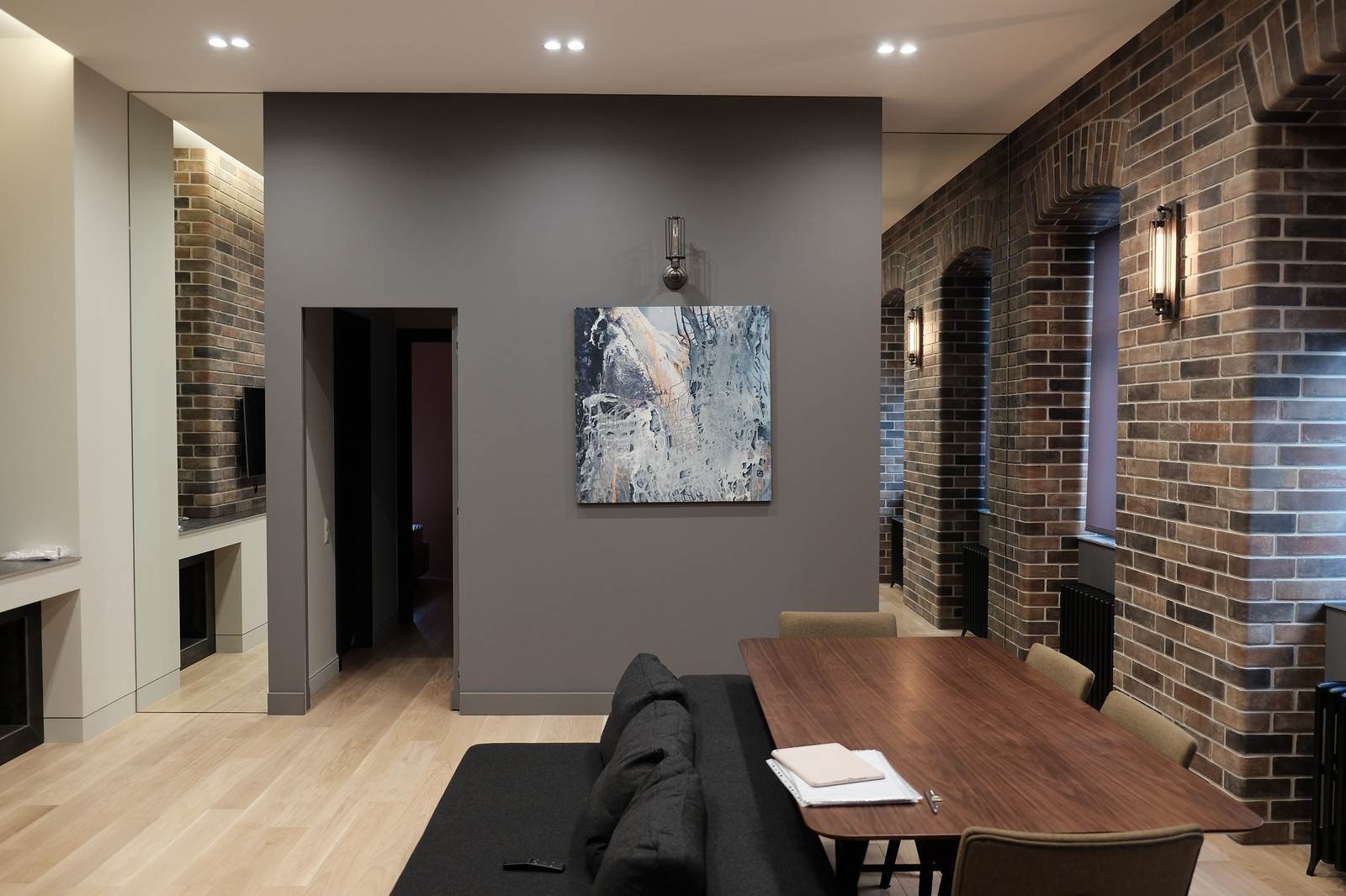 Абстрактные картины в проекте архитекторов Свеженцевых