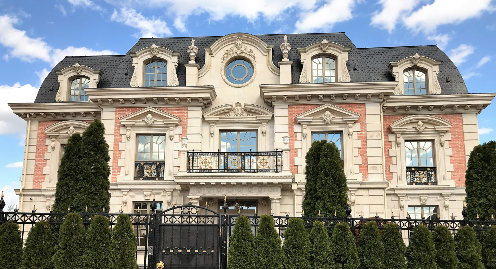 Строительство домов – реализованные фасады