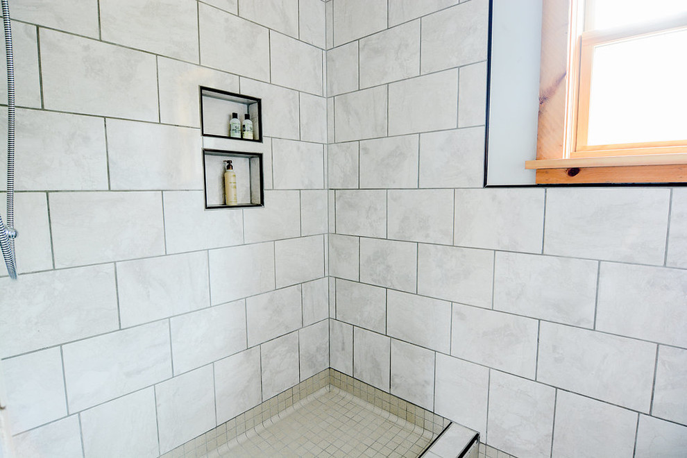 Bathroom - rustic bathroom idea