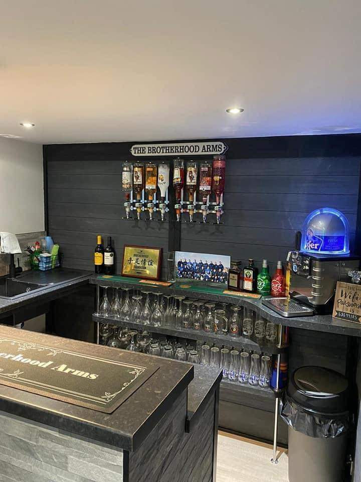 Garçonnière - home cinema et coin bar en sous-sol