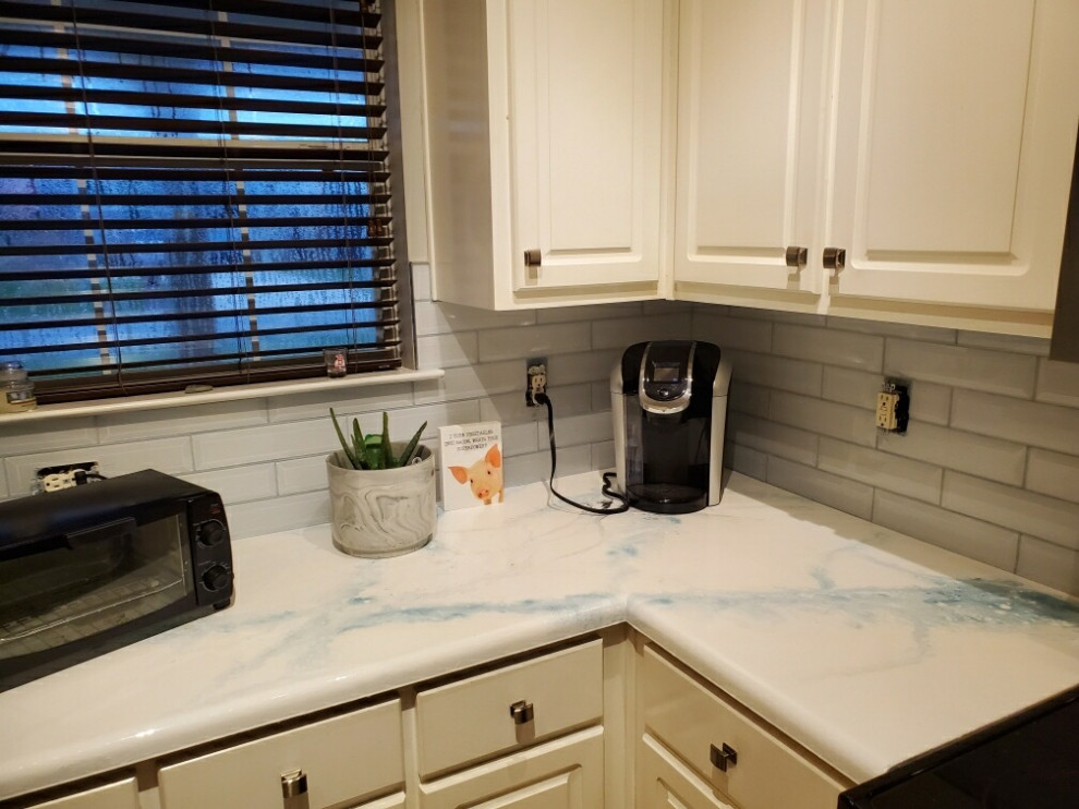 Kitchen - kitchen idea in Jacksonville