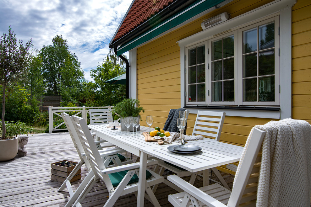 This is an example of a country patio in Stockholm.