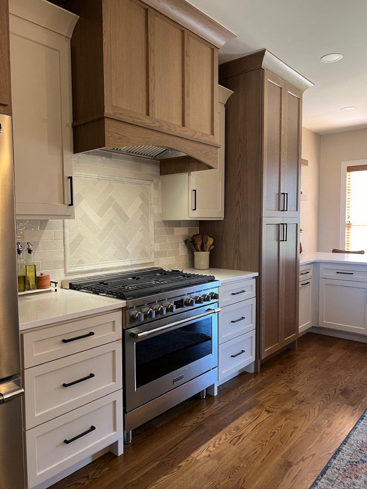 Chic Indian Lake Kitchen