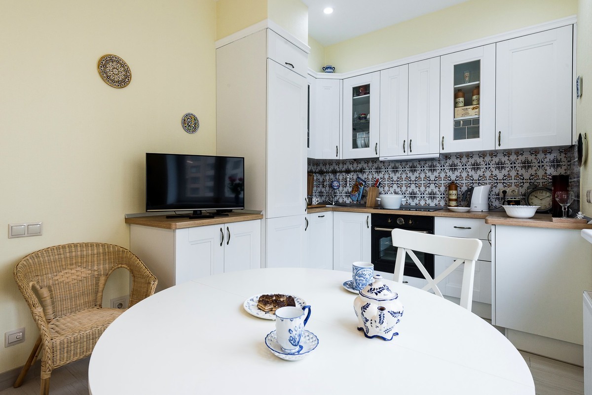 Дизайн кухни в средиземноморском стиле.