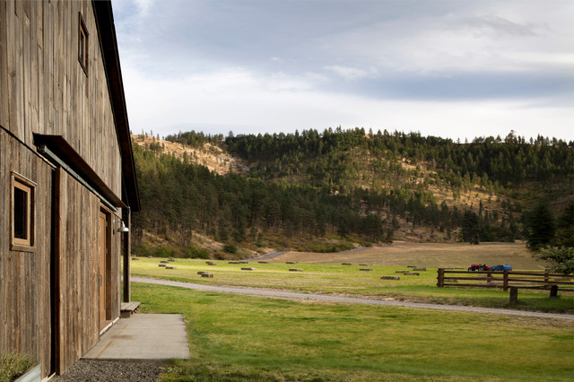 Canyon Barn rustikt-hus-og-facade