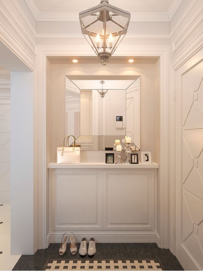 У Ростральных колонн