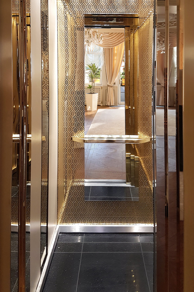 Вилла у подножия гор