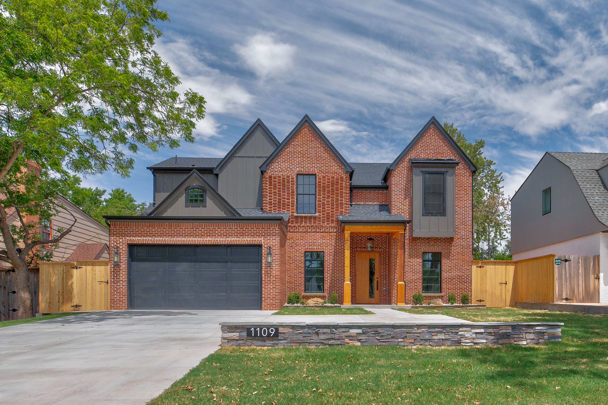 1109 Luxury Build