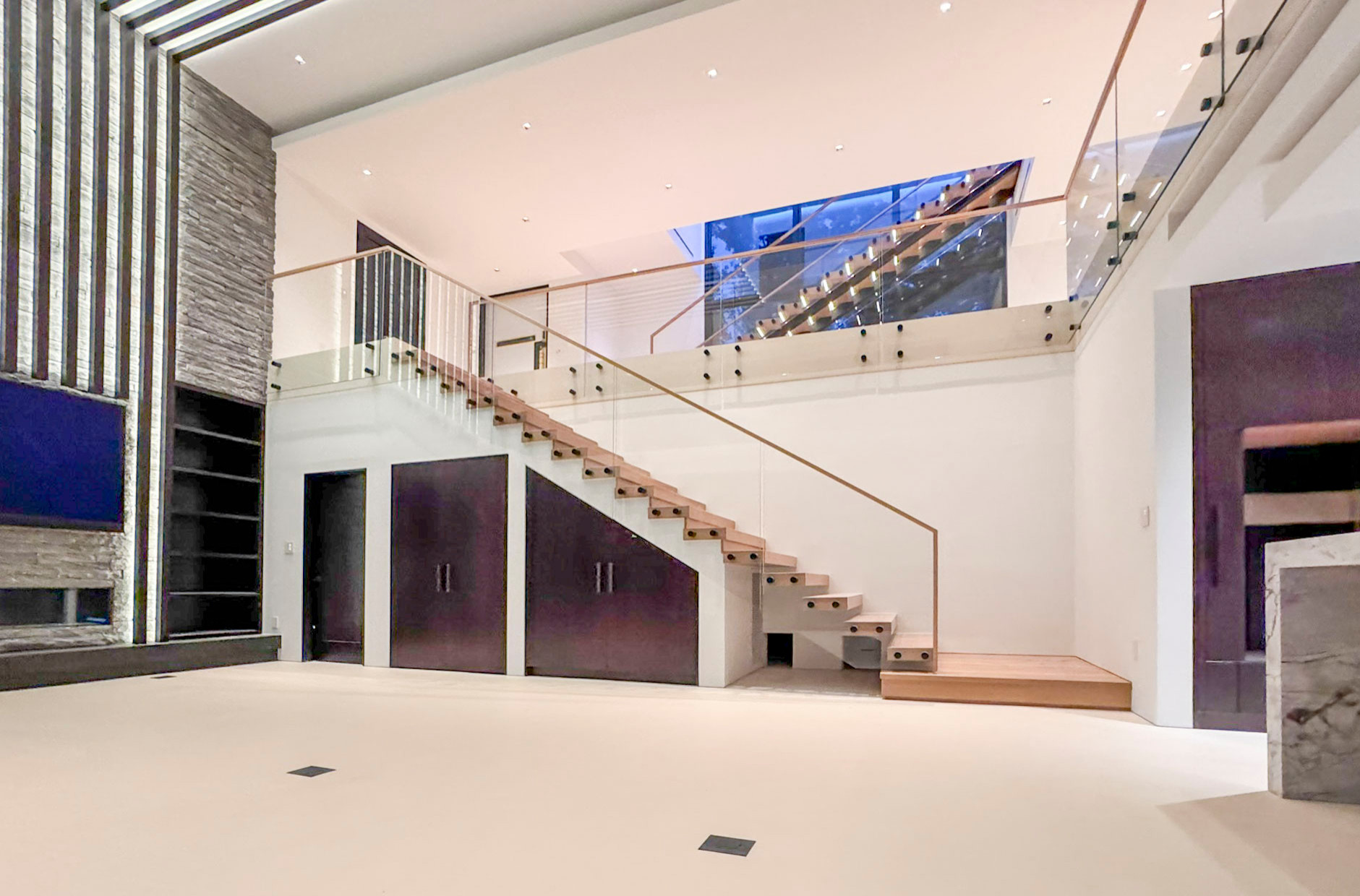 126_Visually Open and Light Contemporary Staircase, Mclean, VA 22102