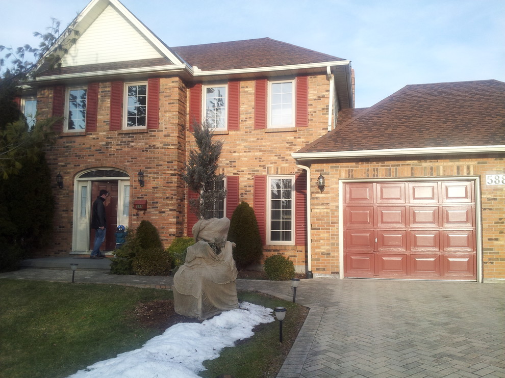 Should garage door match window color or trim color?