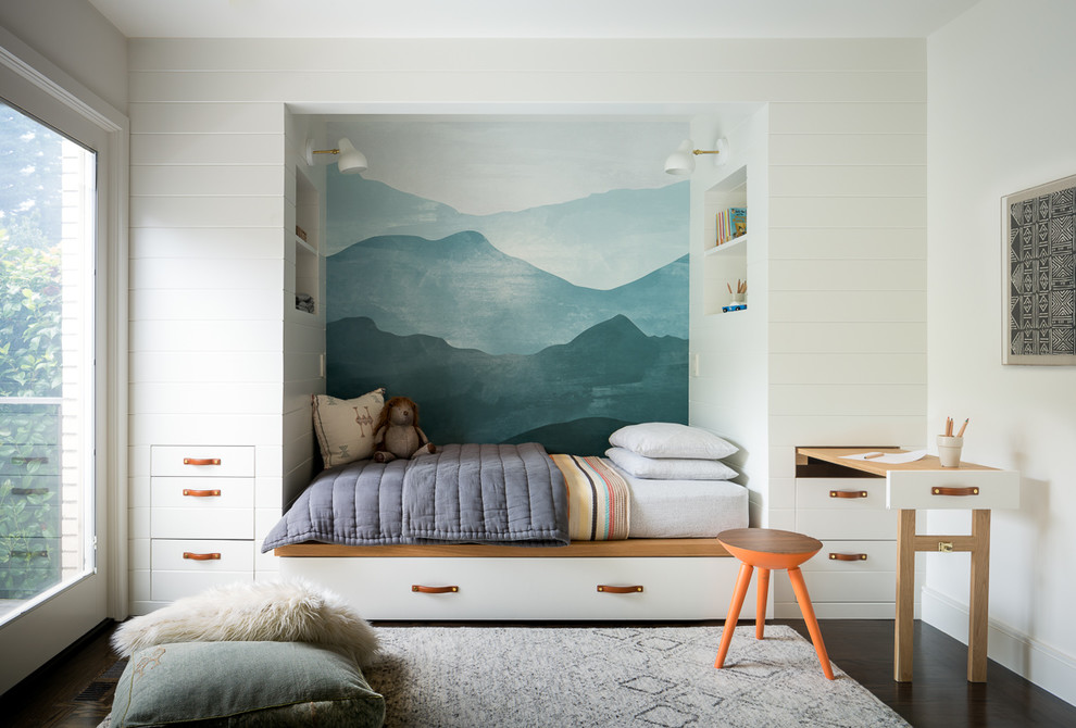 Photo of a mid-sized transitional gender-neutral kids' bedroom in San Francisco with carpet.