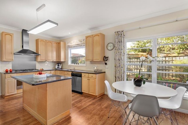 Kitchen transitional-kitchen