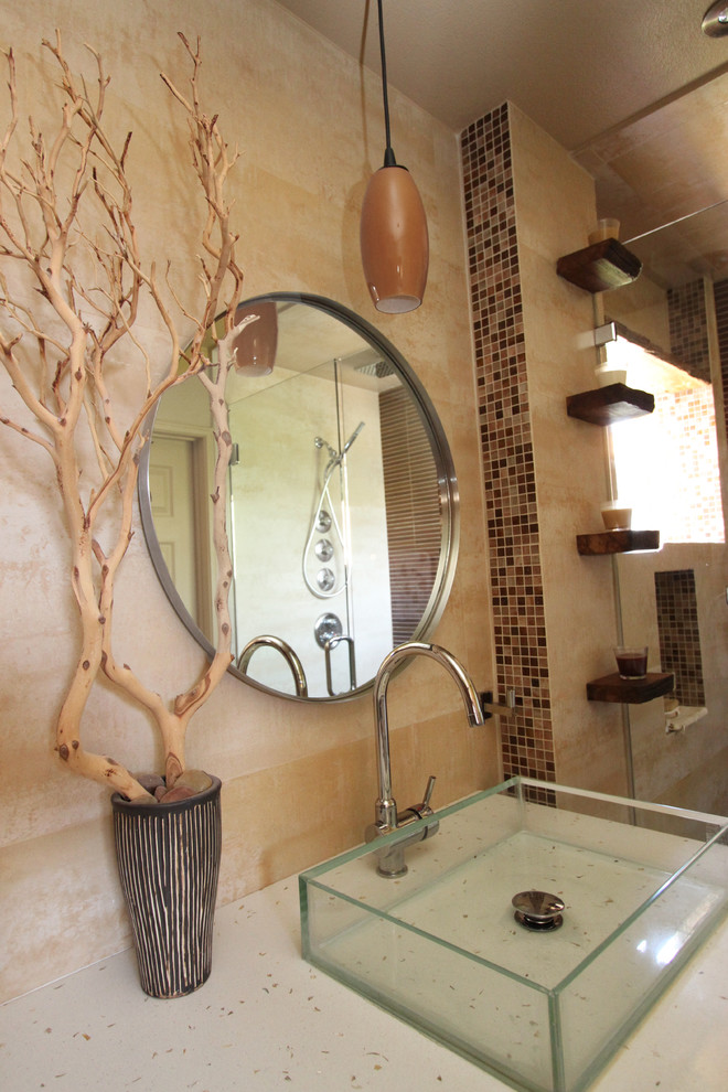 This is an example of a contemporary bathroom in Orange County.