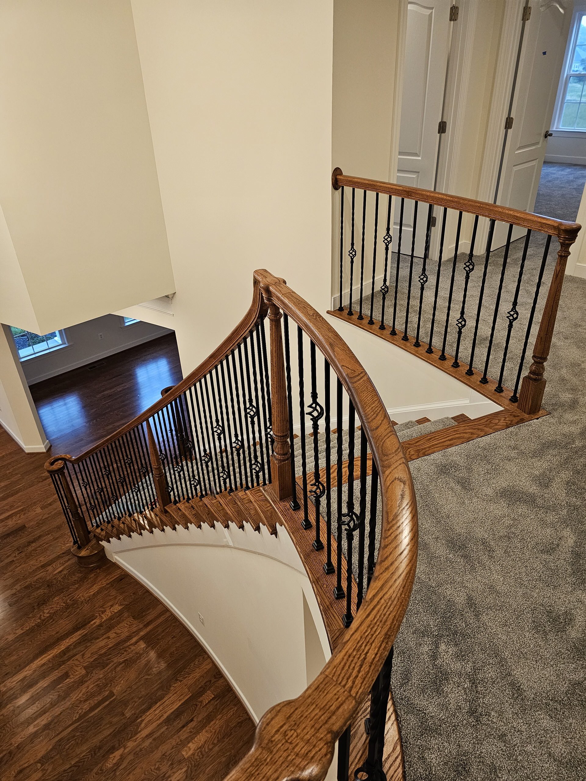 128_Grand Entryway Elliptical Staircase, Nokesville, VA 20181