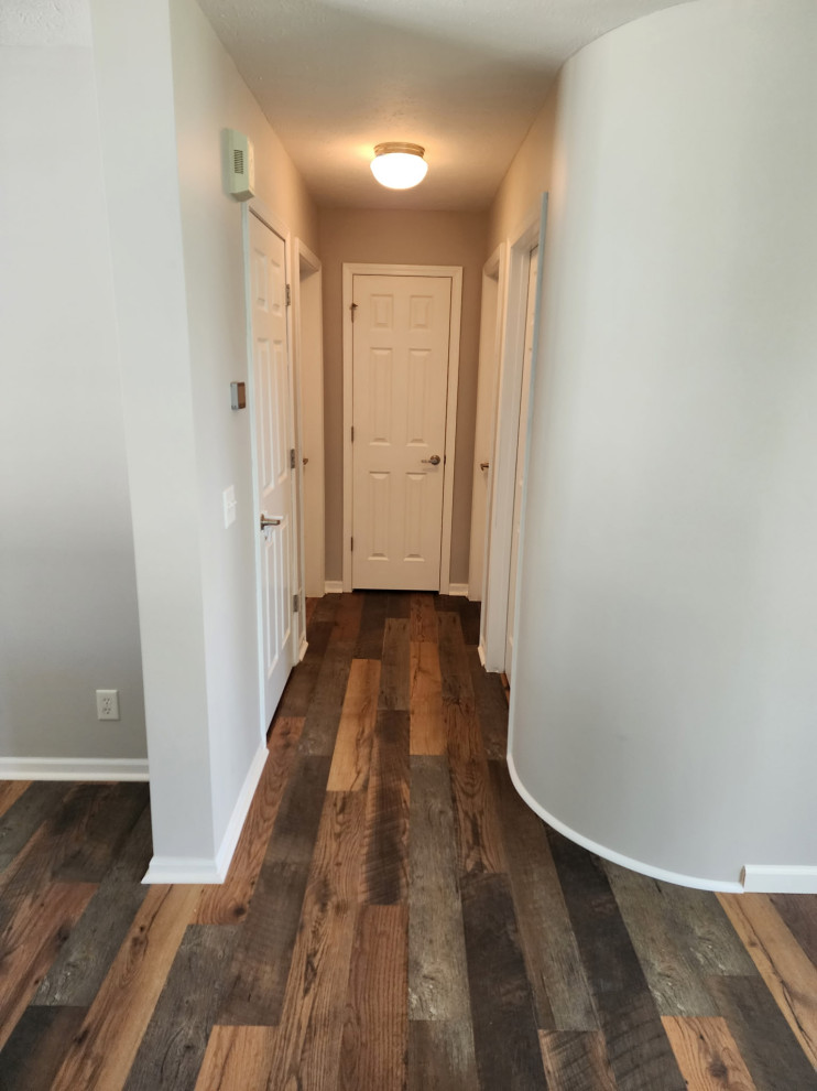 Livingroom / Dining Room / Hallways Flooring