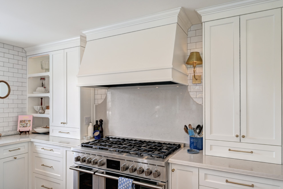 Kitchen - kitchen idea in Toronto