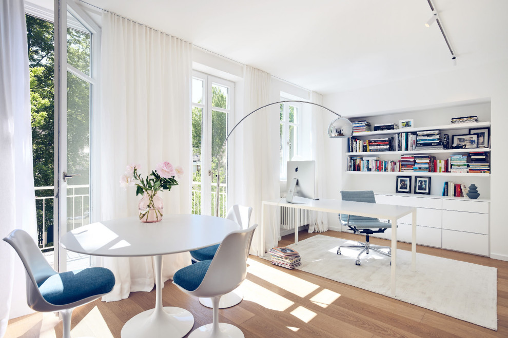 Modernes Arbeitszimmer in München
