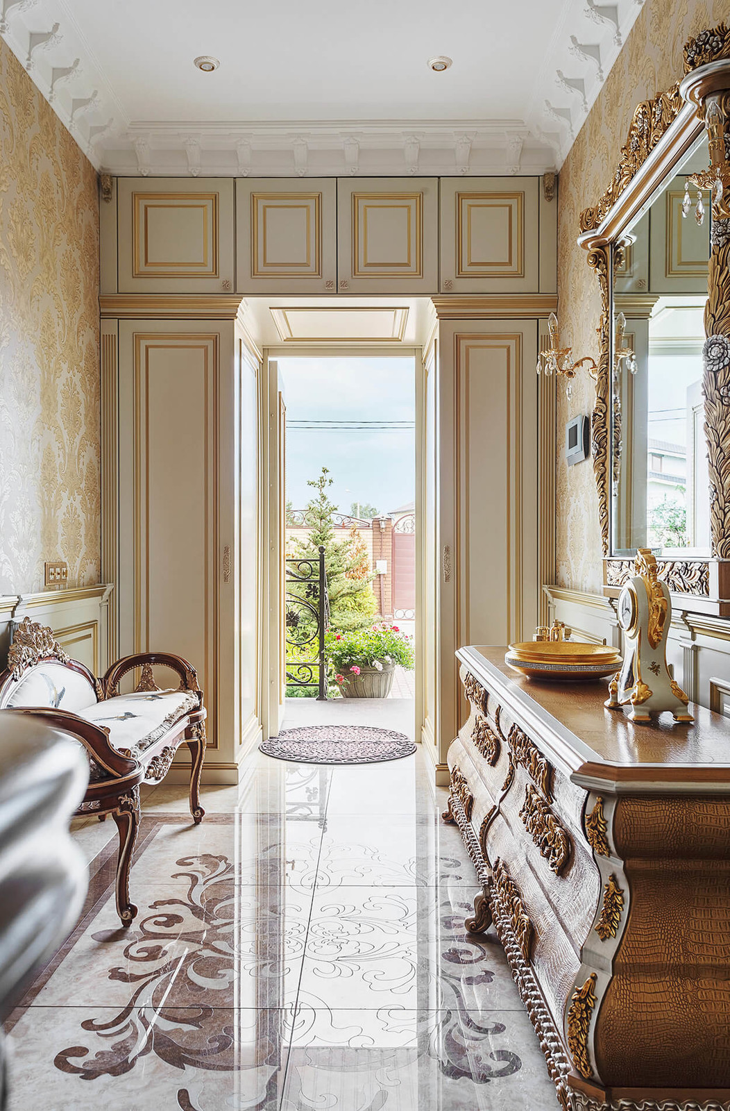 Утопая в роскоши