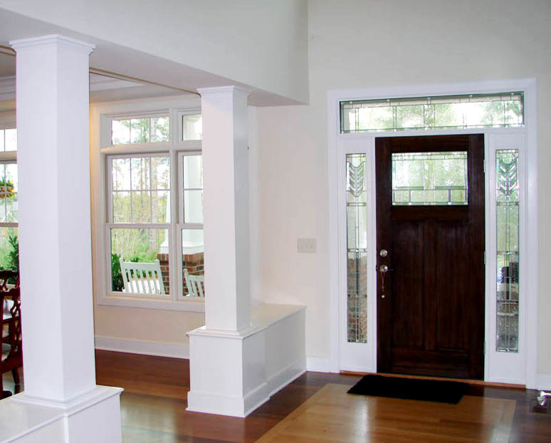 Design ideas for a traditional entryway in Raleigh.