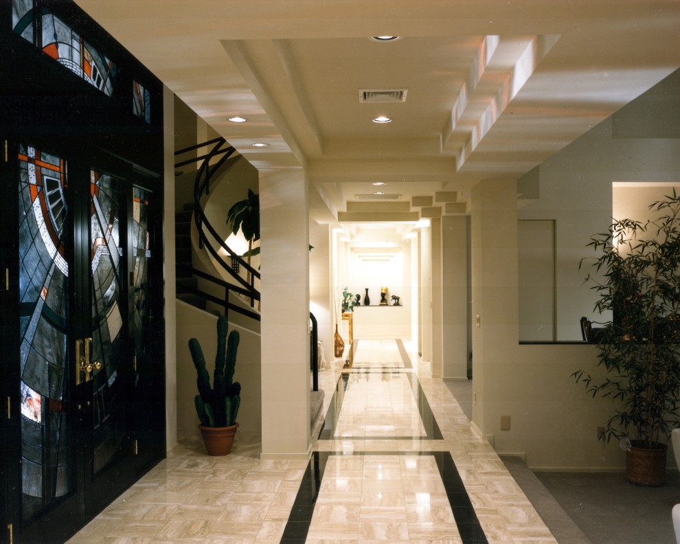 Photo of a contemporary hallway in Las Vegas.