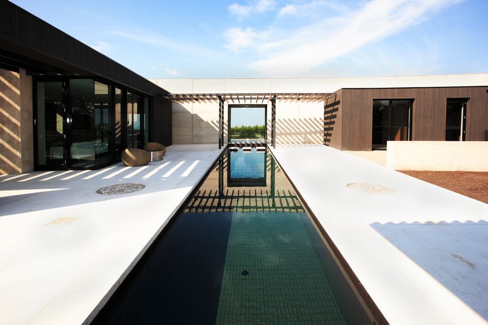 Inspiration for a contemporary pool in Melbourne.