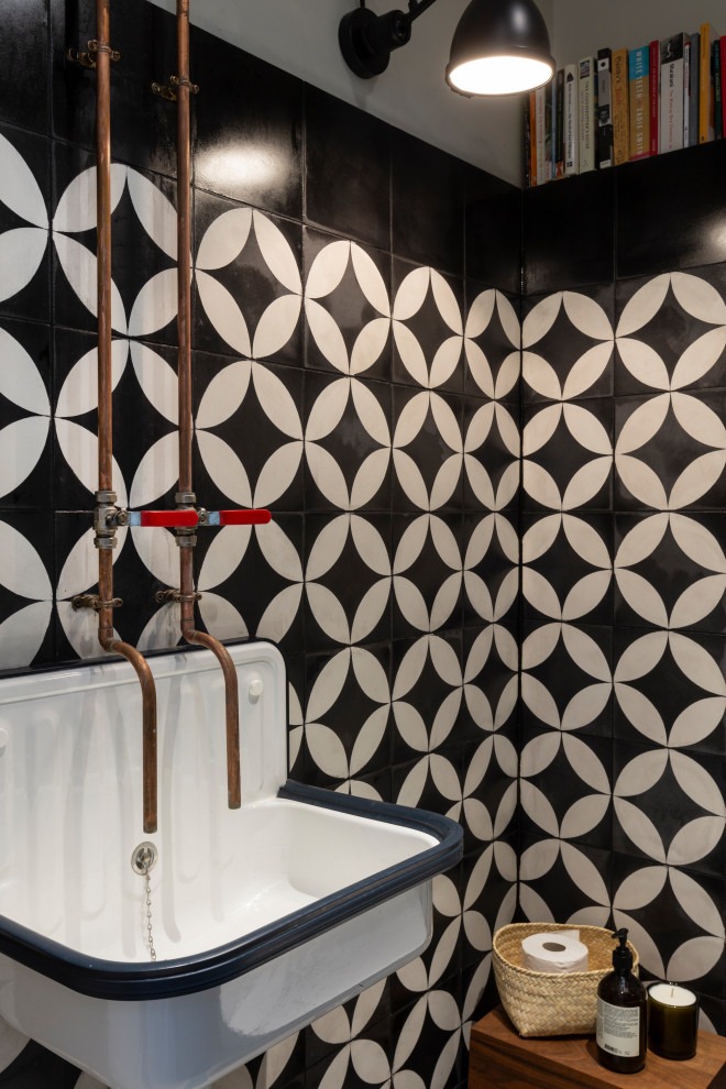 Example of an urban powder room design in London