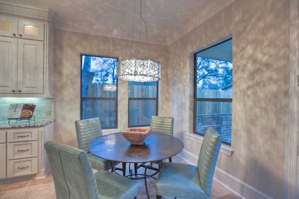 Kitchen - transitional kitchen idea in Houston