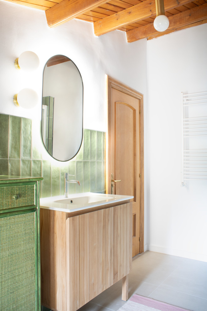 Entre lo rústico y lo actual: transformación de baños en Cantabria