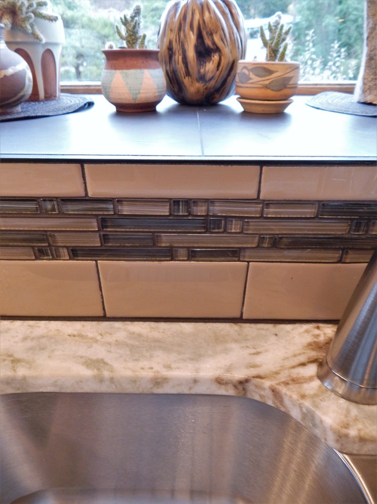 Home design - transitional home design idea in Seattle