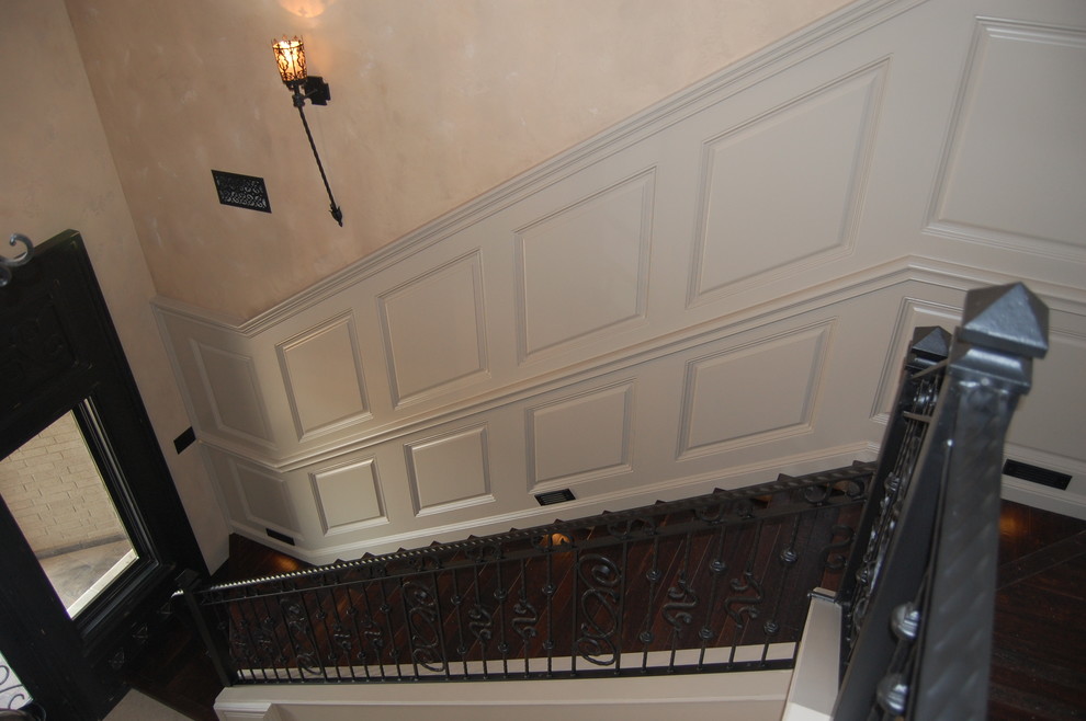 Example of a mountain style entryway design in Austin