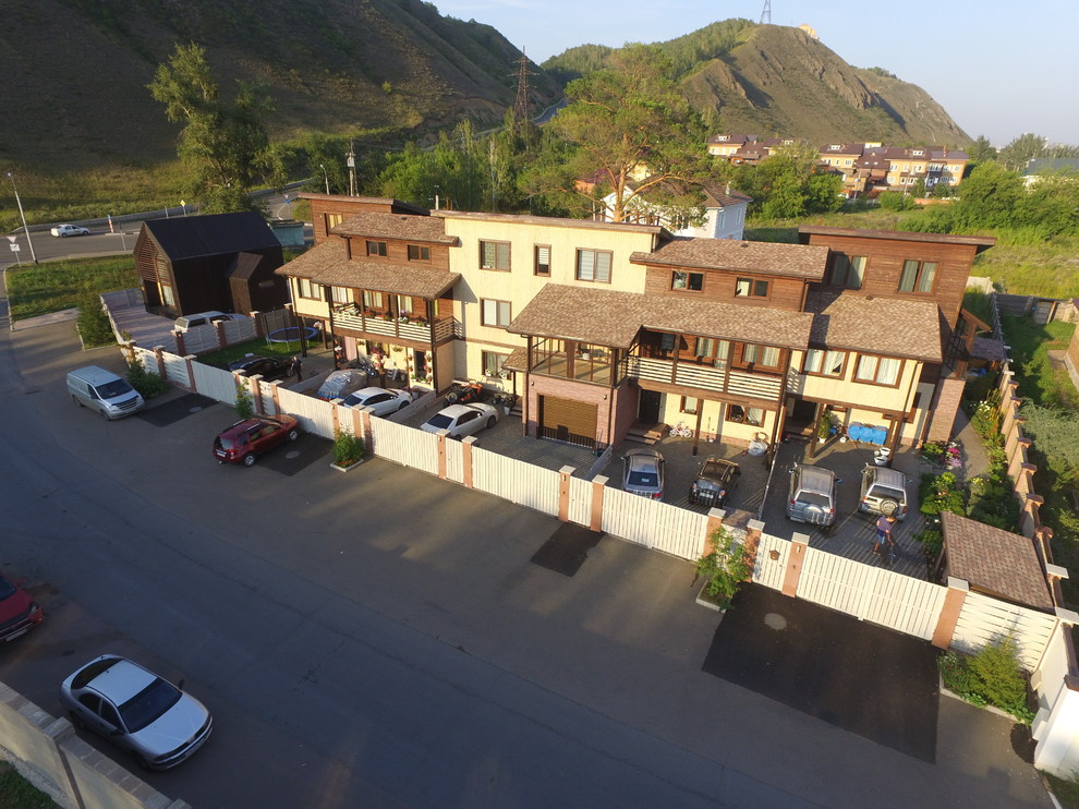 Большой дом на 5 семей 1150 м2