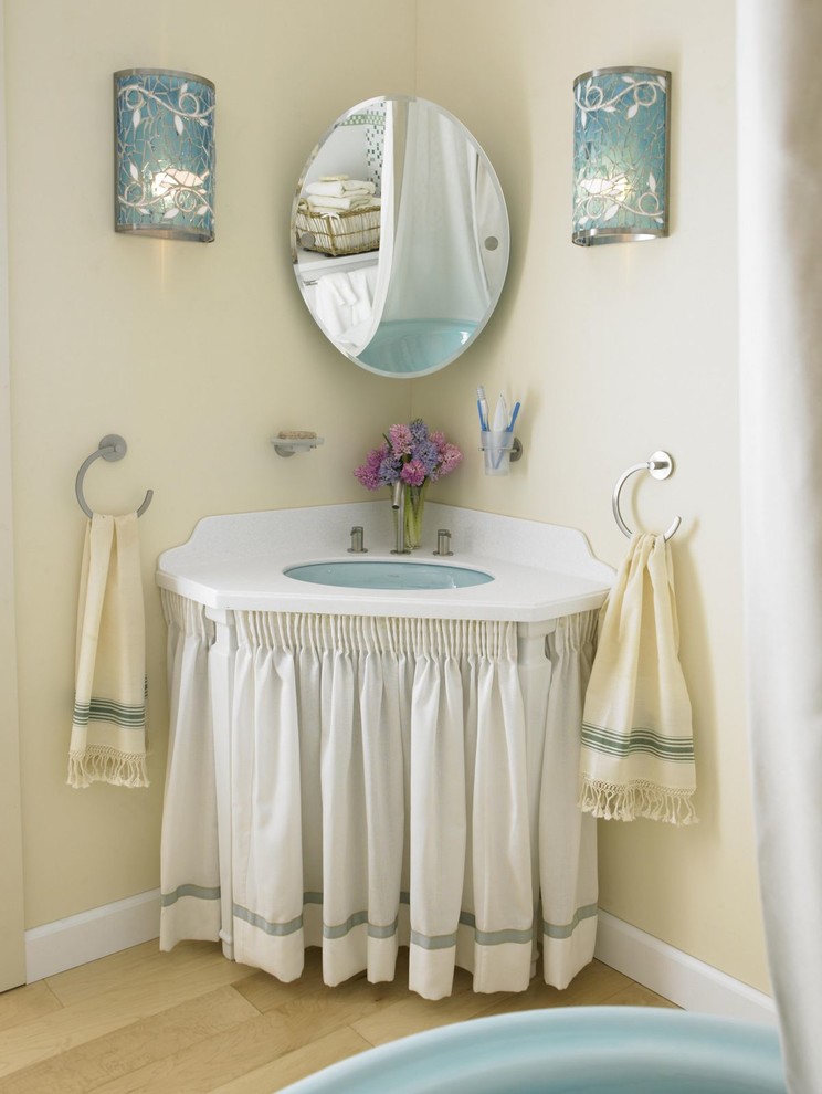 Cottage bathroom photo in Boston