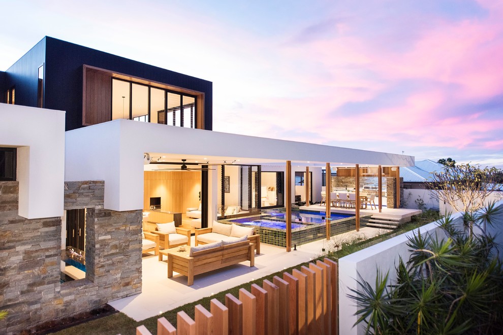 Design ideas for a contemporary two-storey exterior in Brisbane.
