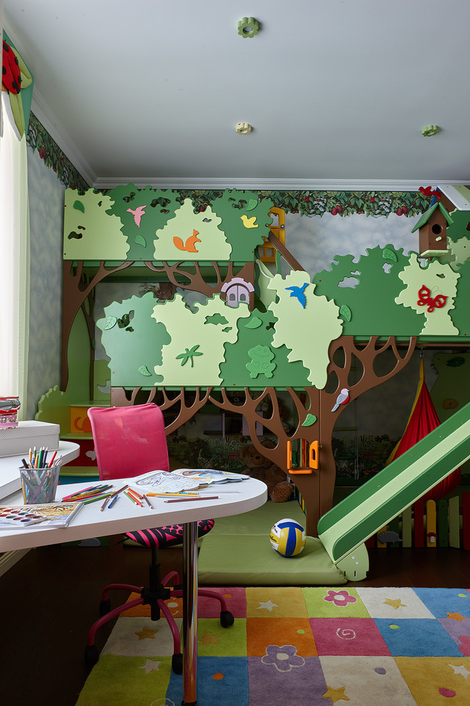 Inspiration for a contemporary gender-neutral kids' study room for kids 4-10 years old in Moscow with carpet and multi-coloured floor.